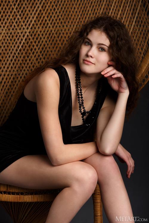 Adel C Queen of Thrones