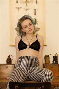 Vonnie Bean Topless Babe