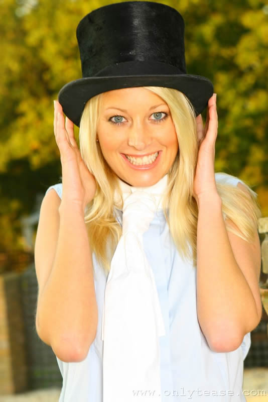   Equestrian antics as Maria Sheriff cools down after a hard day's riding