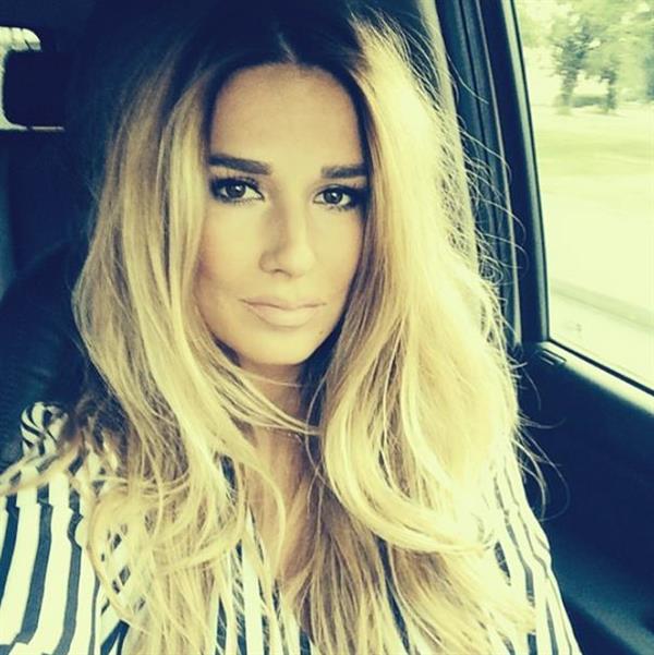 Jessie James Decker