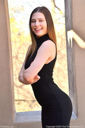 Kamryn Nude Pictures Black Dress Fashion