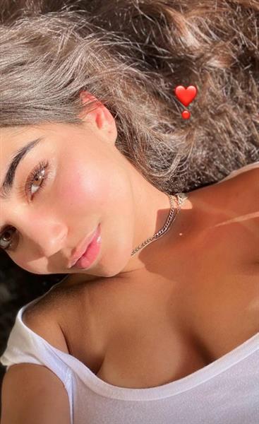 Alisha Sahi taking a selfie