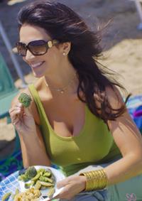 Denise Milani Photoset - SummerCand