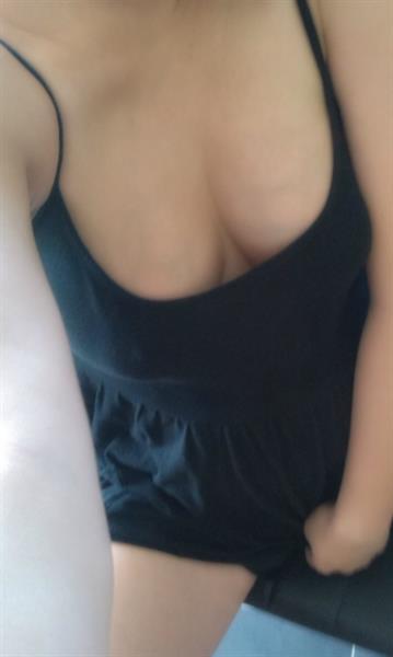 Lepricorn/Louise Hay taking a selfie