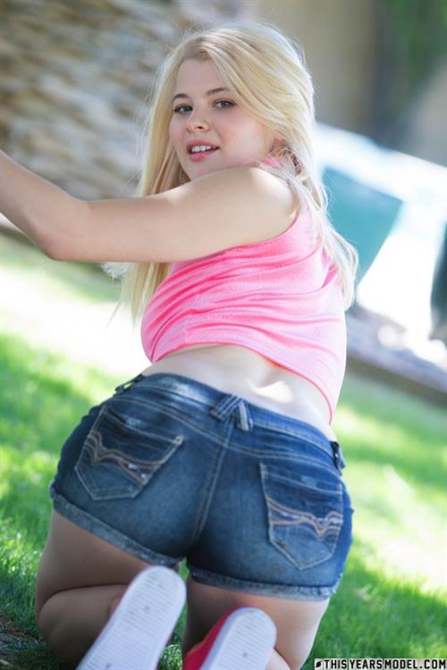 cute HOTTIES with Naked Bodies