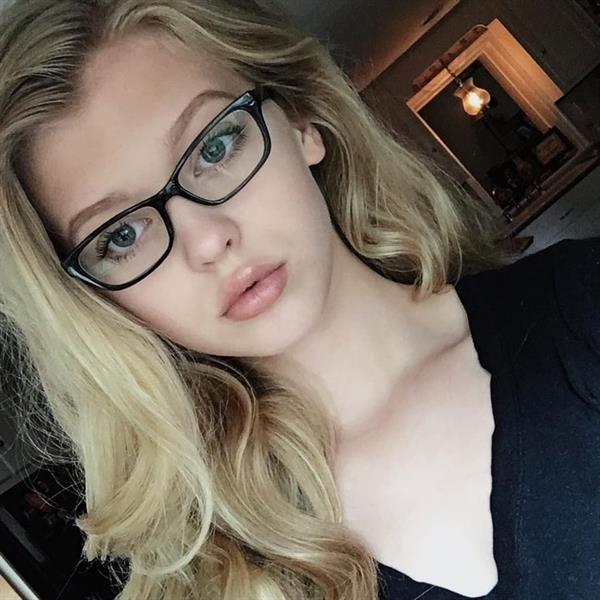 Loren Beech taking a selfie