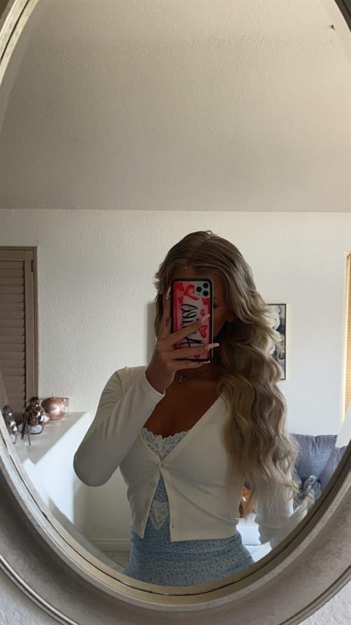 Loren Beech taking a selfie