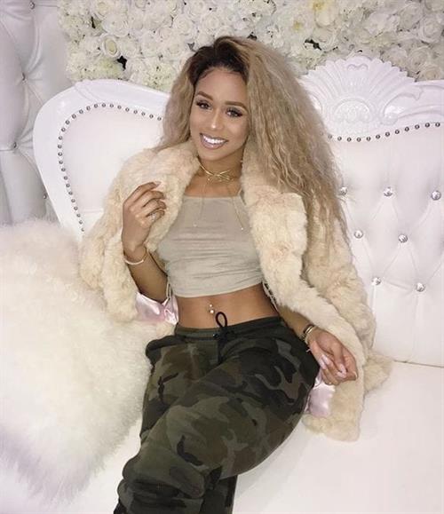 Jilly Anais Pictures Jilly Anais