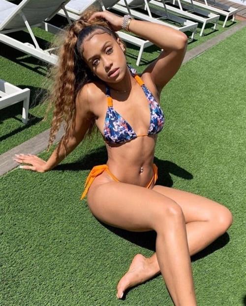 Jilly Anais Bikini Pictures Jilly Anais in a bikini