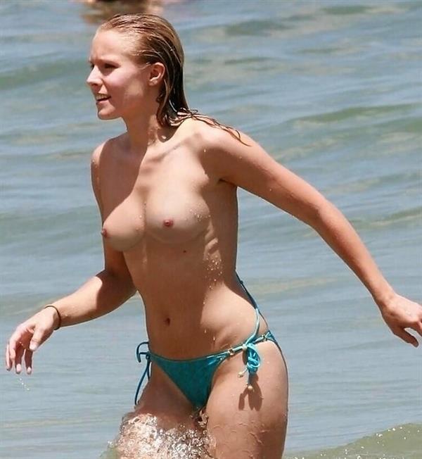 Nice Tits on the beach - tyvm