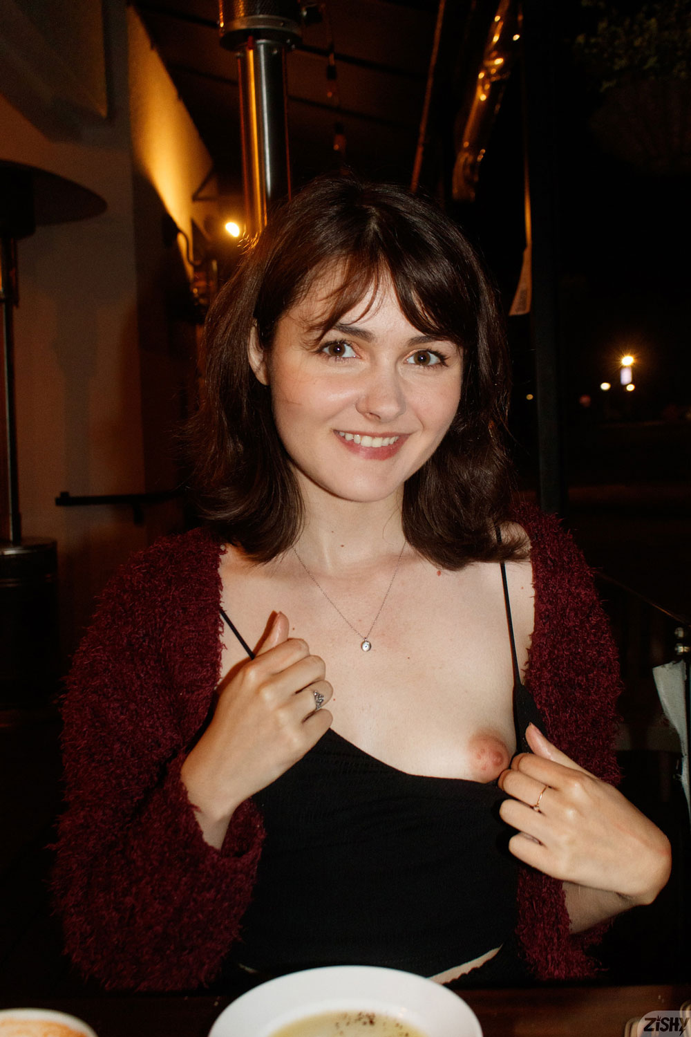 Onna Metcalf shows her Cute Butt