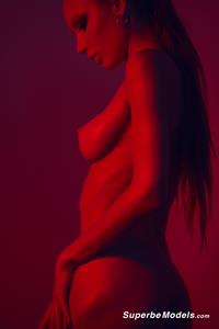 Jeune et Jolie with Jolie Webb - See Her Videos, Galleries and Selfie Videos at SuperBeModels