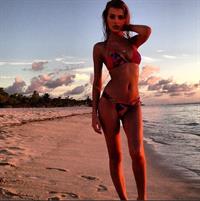 Bregje Heinen in a bikini