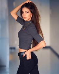 new model Valeriia Khondashko