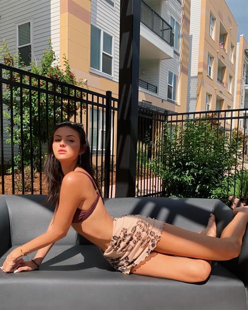 Holly Scarfone Pictures Holly Scarfone