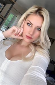 Paige Spiranac taking a selfie