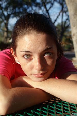 Hannah Tarley Pictures Hannah Tarley Teasing in a Diner