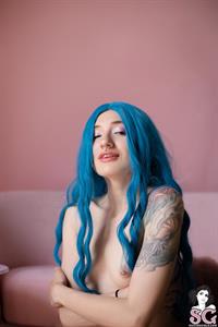 Unita Suicide Girl