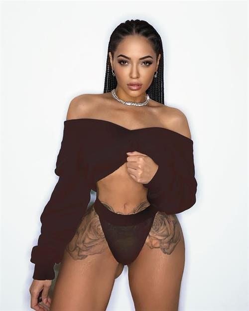 Stephanie Santiago Pictures Stephanie Santiago