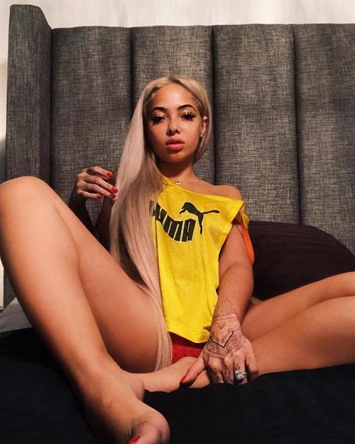 Stephanie Santiago Pictures Stephanie Santiago