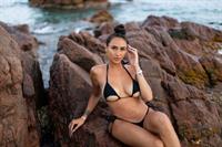 Astrid Nelsia Instagram pictures