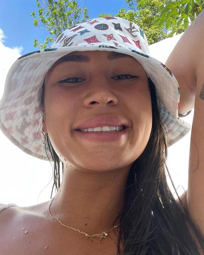 Astrid Nelsia Instagram pictures