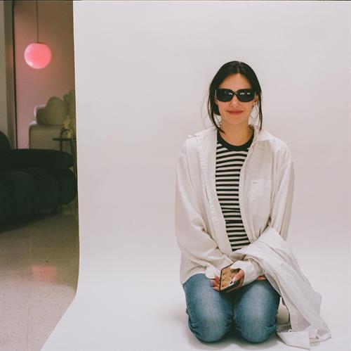 Devon Lee Carlson Pictures Devon Lee Carlson