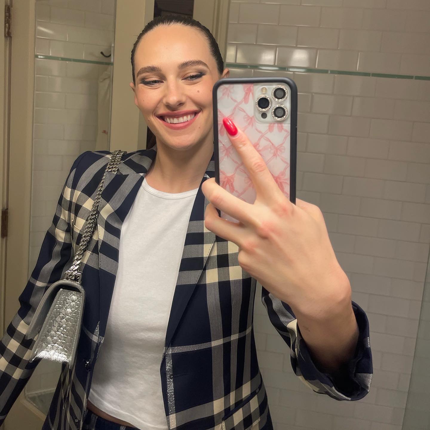 Devon Lee Carlson Pictures Devon Lee Carlson