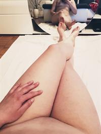 XxxGirl taking a selfie