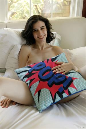 Giulia Wylde Nude Pictures Giulia Wylde Boobies on Display