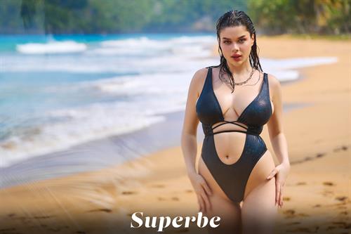 Lola Johnson castaway