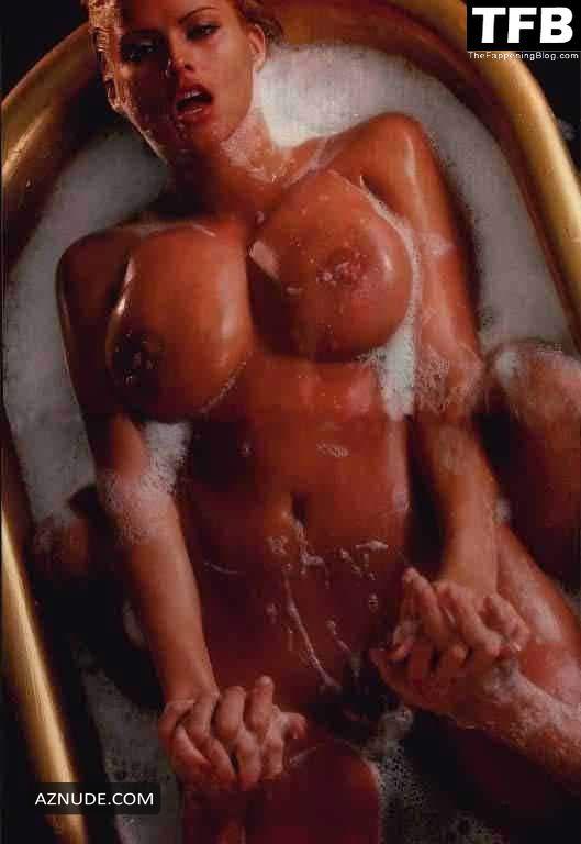Anna Nicole Smith - breasts