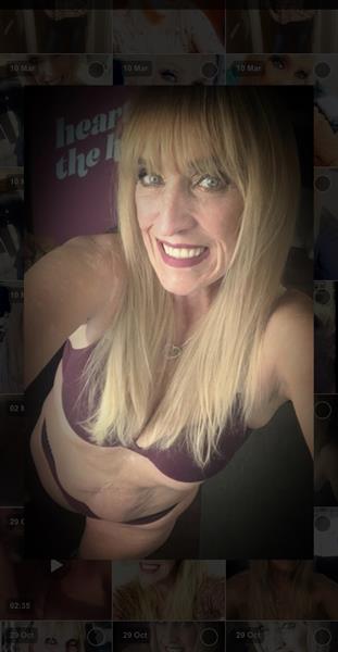 Lots of selfie pics of sexy ole me?