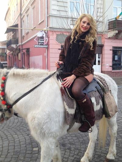 Hooker on the horse