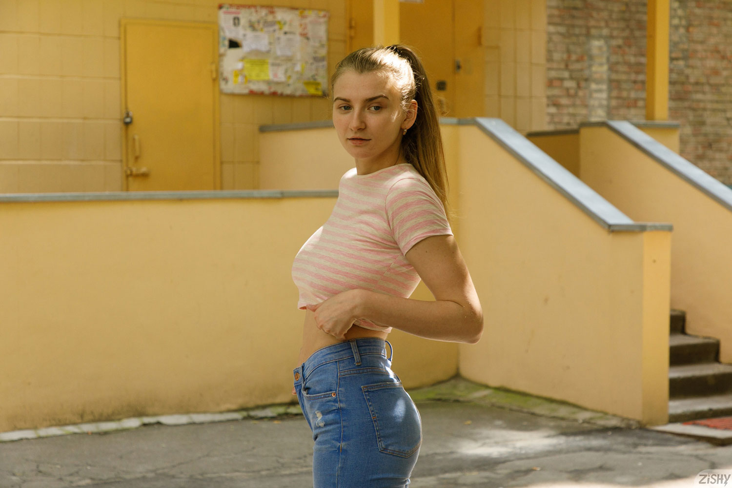 Busty Curvy Regan Budimir