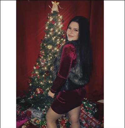 Hannah taking a selfie