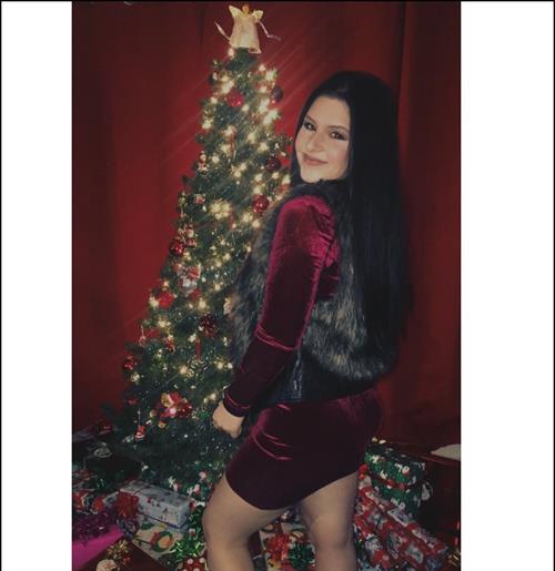 Hannah taking a selfie