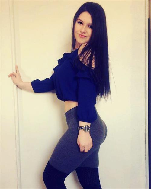 Hannah taking a selfie