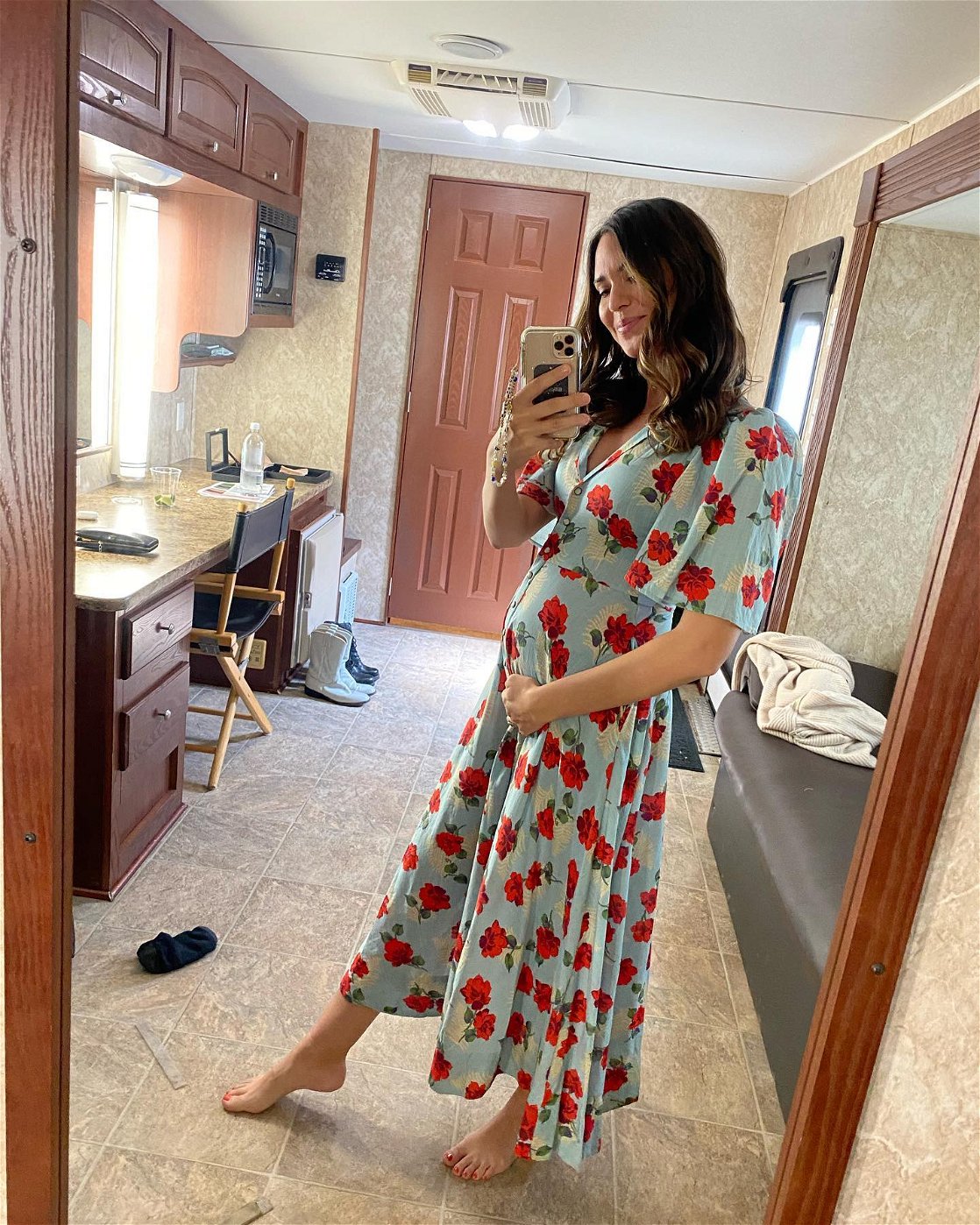 Odette Yustman taking a selfie