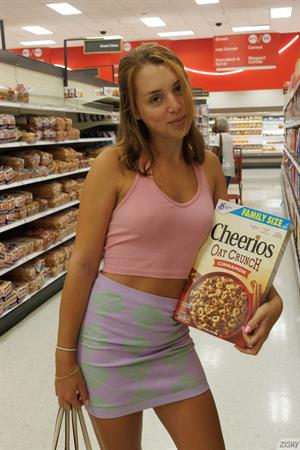 Lila Love Pictures Lila Love Flashing her Tits