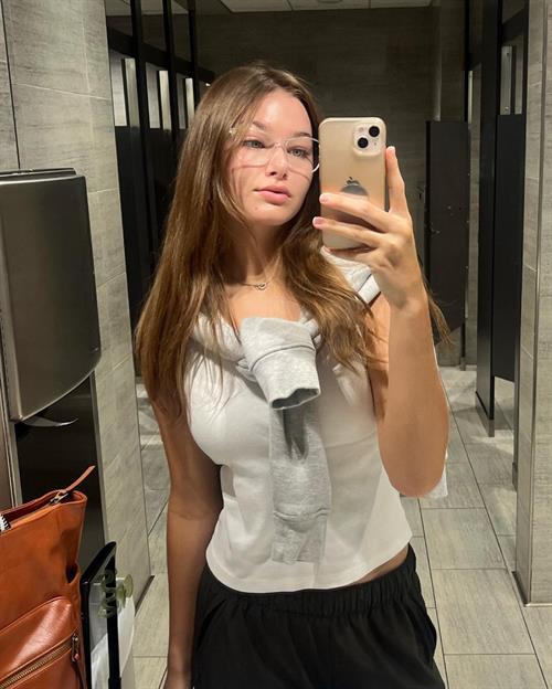 Jordan Taylor Stone taking a selfie