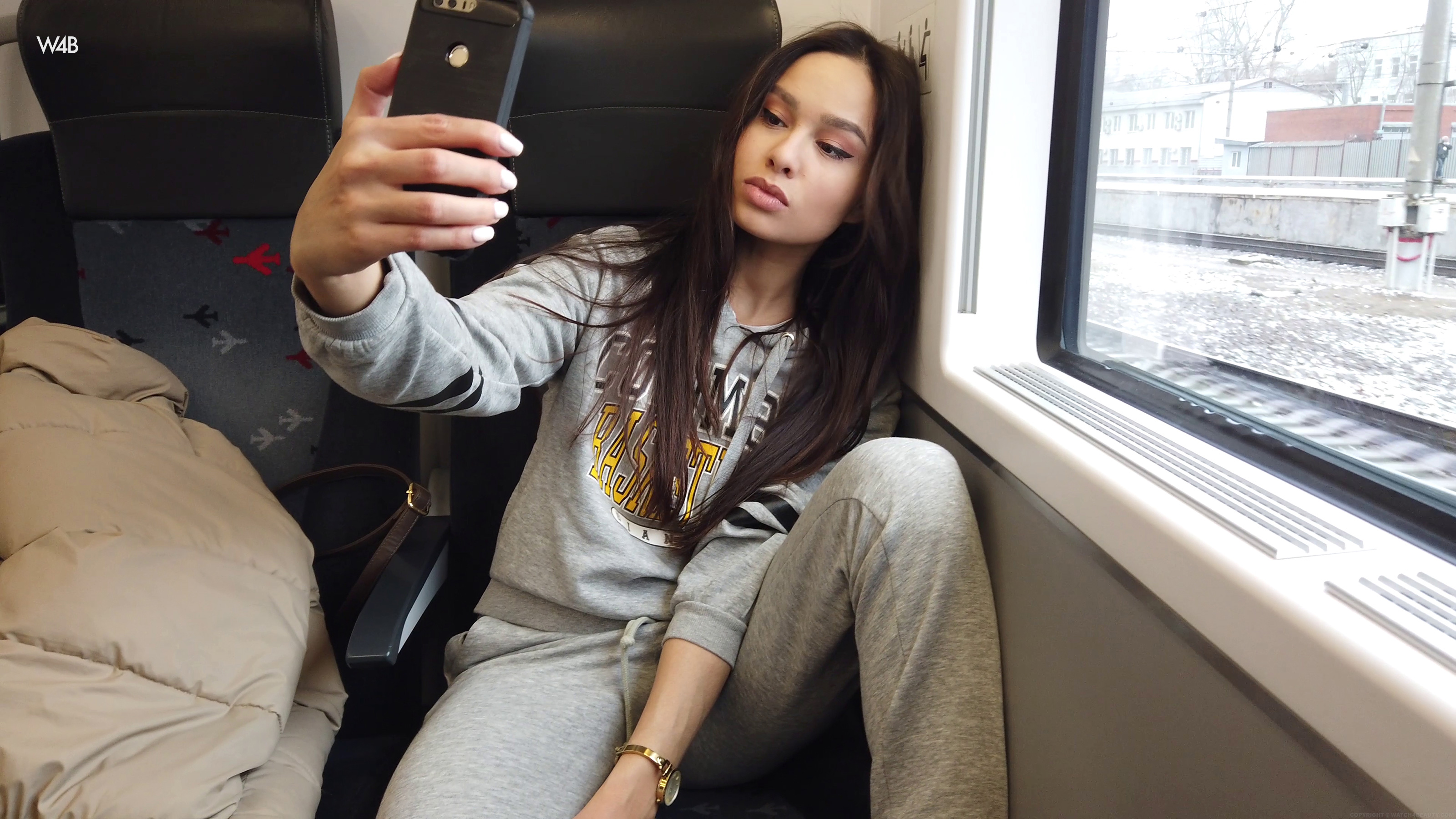 Astrid: Trip To Photoshoot