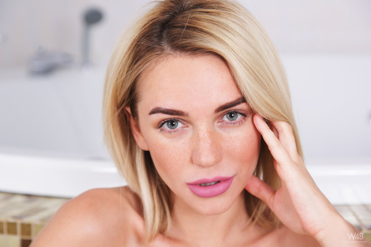 Likka: Horny In The Bathroom