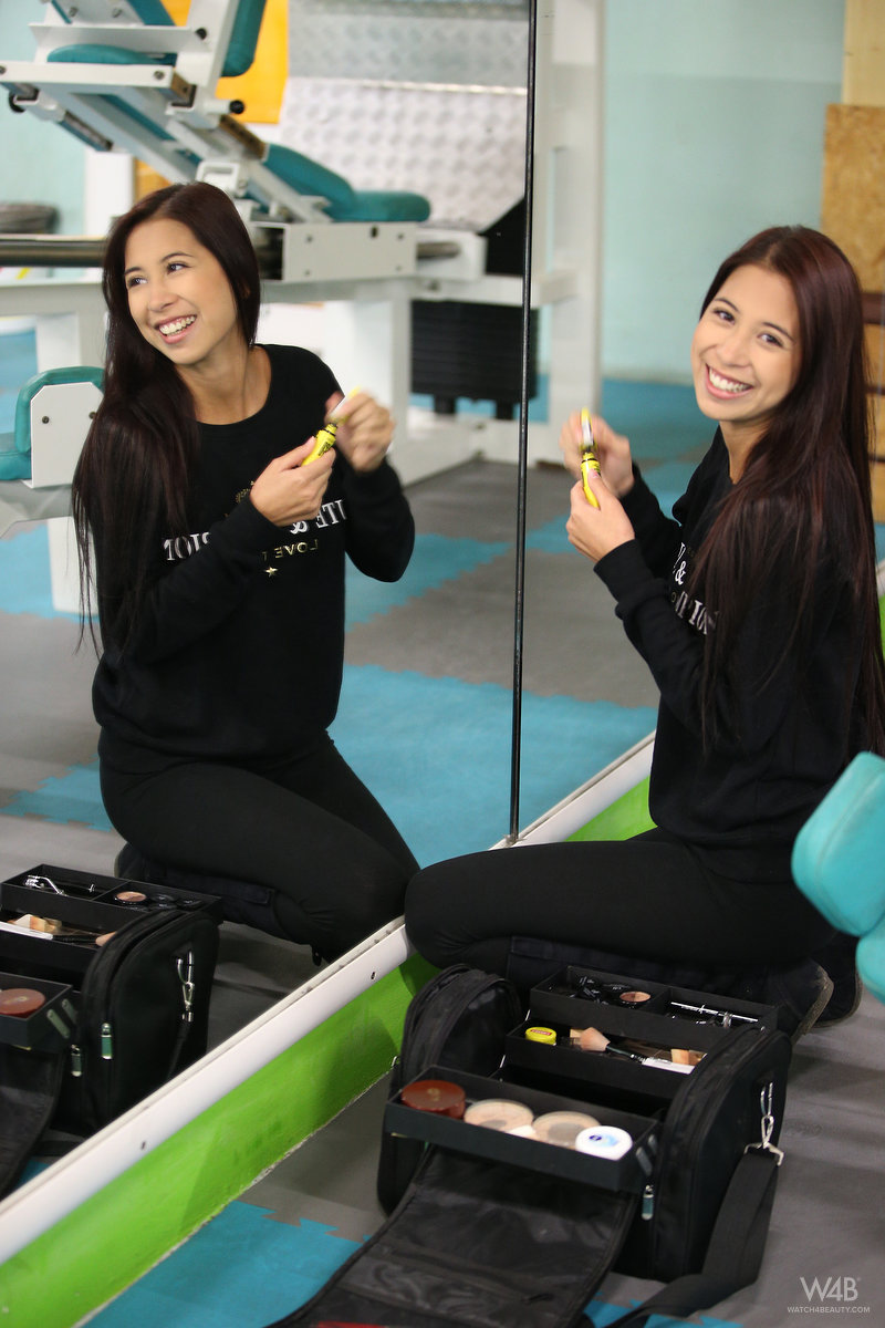 Paula Shy: Working out