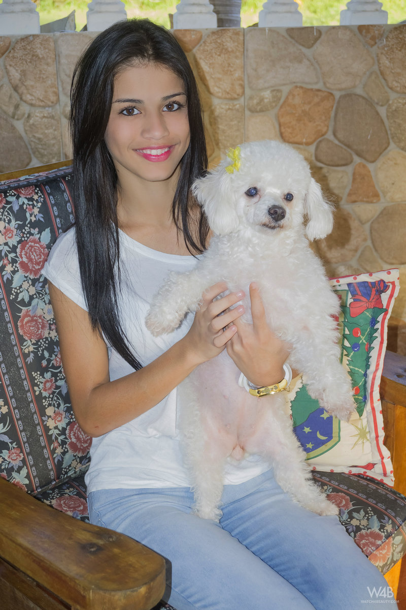 Denisse Gomez: Sunny Smile