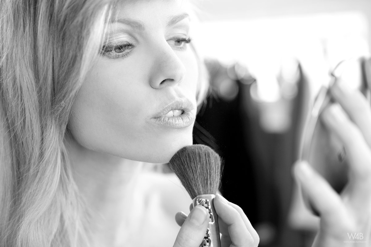 Marketa Belonoha: Studio shoots