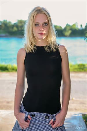 Petrina T Nude Pictures Petrina - Lake No Undies