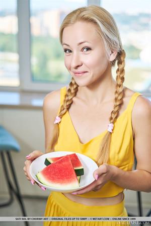 Sati Sol Nude Pictures Presenting Sati Sol