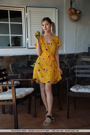 Eva Elfie Nude Pictures Flashed