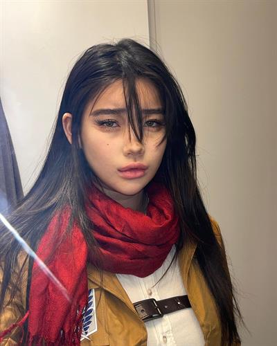 Hannah Kim taking a selfie